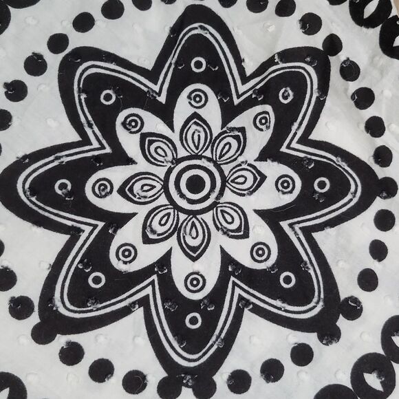 🔺️A. Byer Black & White Mandala Dotted Swiss Sleeveless Top Small - Picture 6 of 9